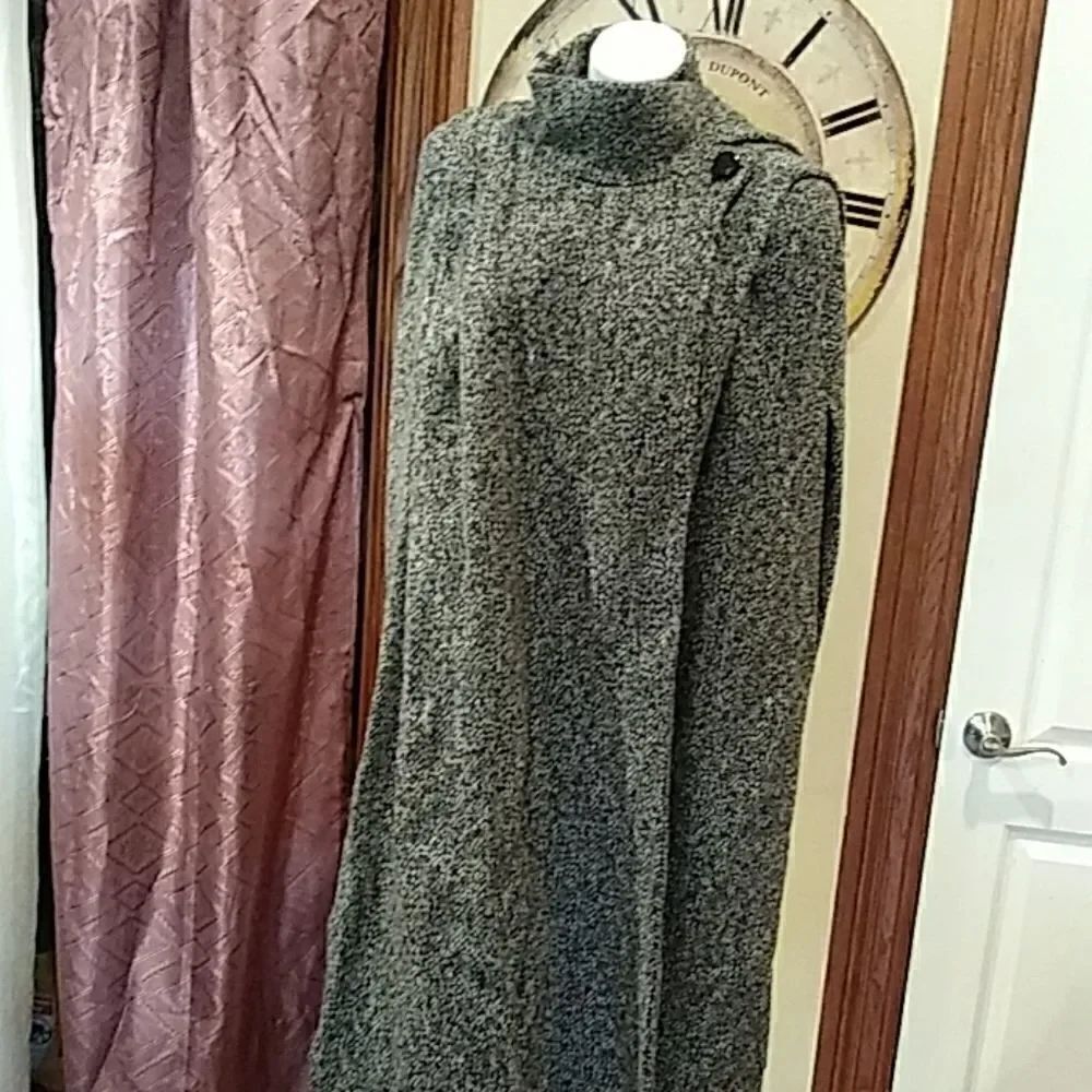 Cape    - Picture 1 of 12